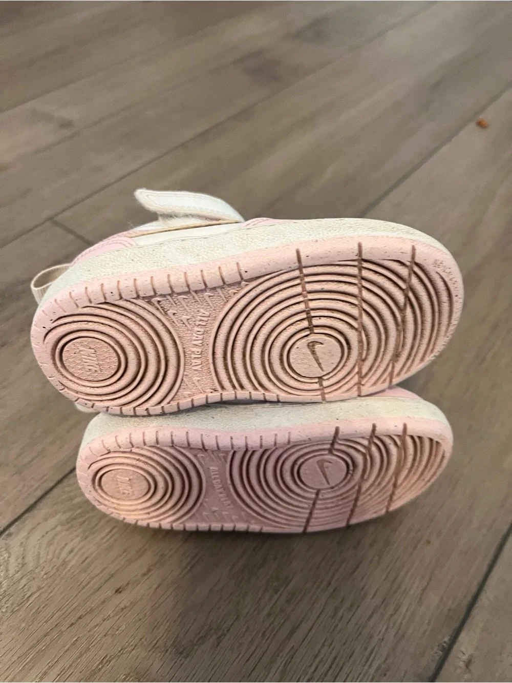 Nike Kids White and Pink Velcro Low-Top Sneakers 6C